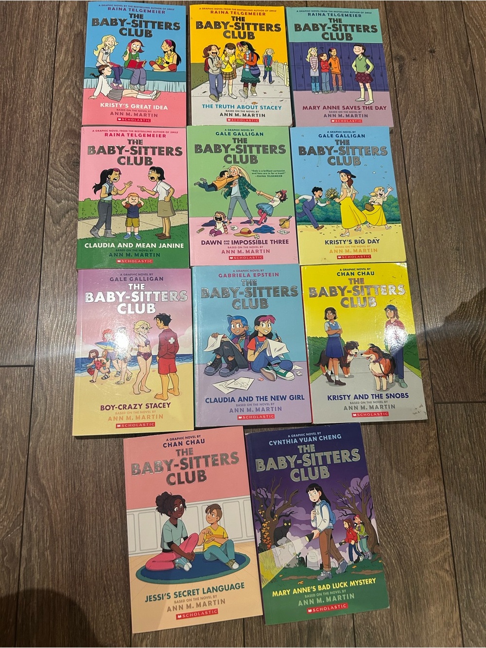 Scholastic The Baby-Sitters Club - Bright Multi-Color Illustrated Covers